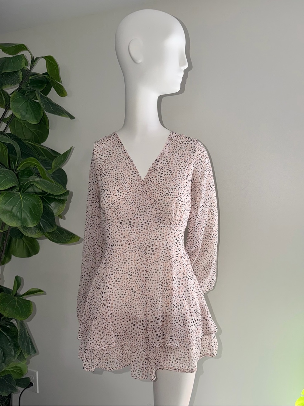 Japna Pink Printed V-Neck Long Sleeve Mini Romper